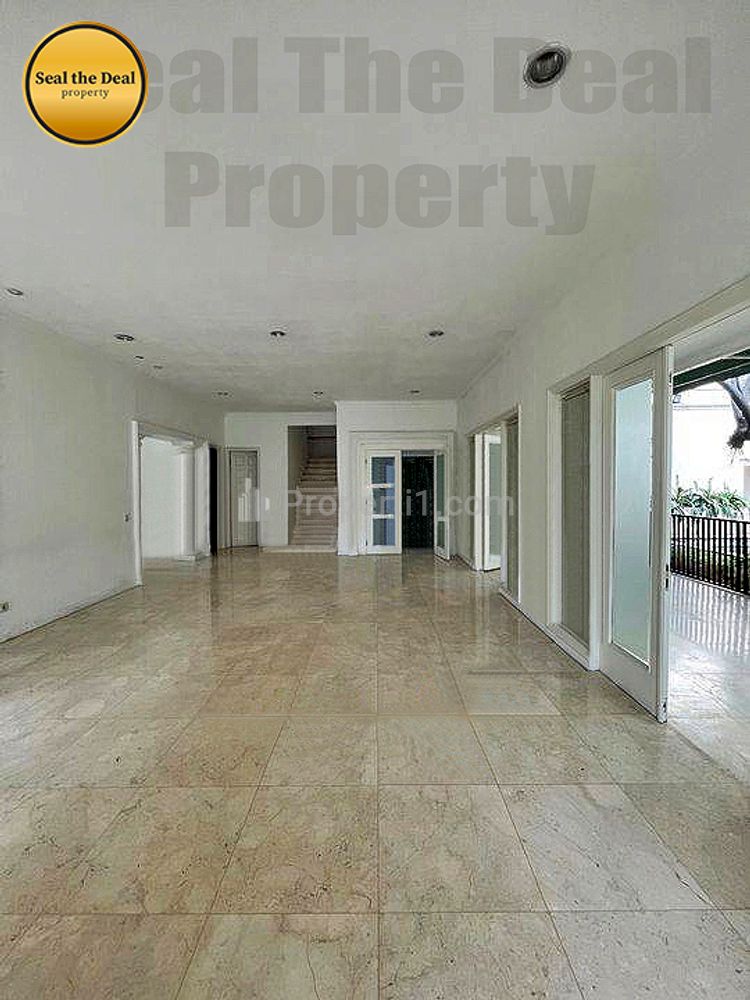 Jual Cepat Rumah Luas di Area Senopati/Wolter Monginsidi Jakarta Selatan STD429