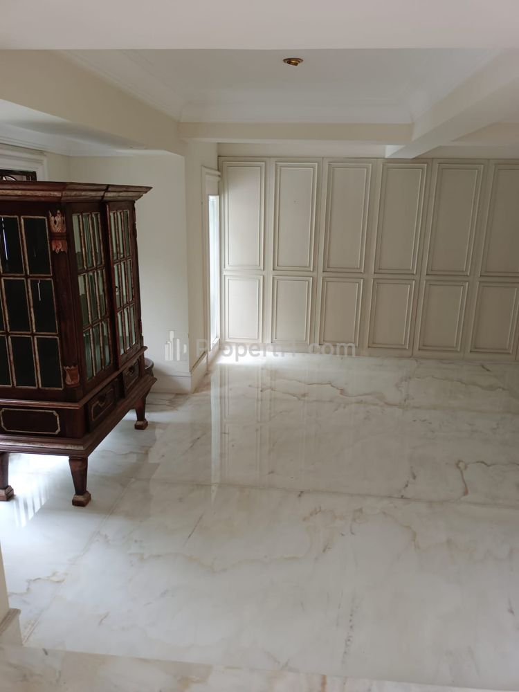 Sewa Rumah Mewah Semi Furnished di Mega Kuningan, Dekat Rasuna Said, Setiabudi, Jakarta Selatan