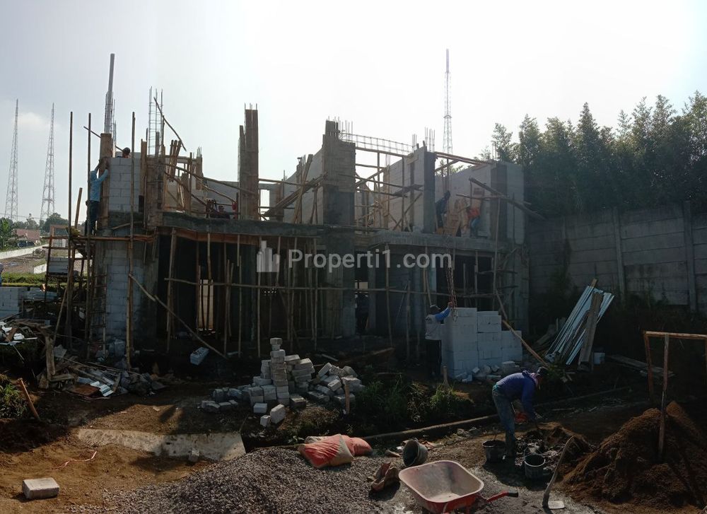 Rumah Mewah Modern Dipasarkan di Kawasan Wisata Cisarua Bandung