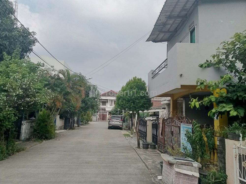 Jual Rumah 2  Lantai di Perumahan Perbatasan Tangerang Jakarta Barat