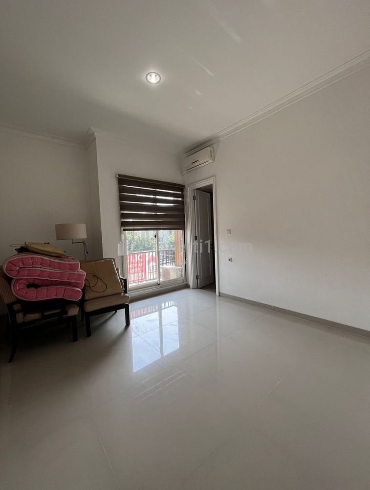 Dijual Rumah di Cluster Aruma Alam Sutera Tangerang Selatan