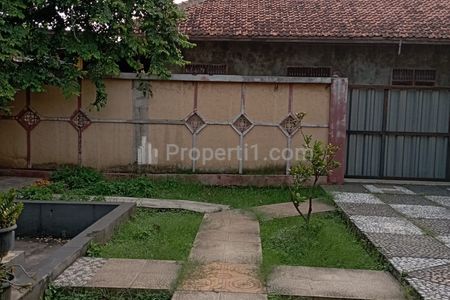 Dijual Tanah Beserta Bangunan Rumah Tinggal + Kontrakan 3 Pintu di Jl. Parakan, Benda Baru Pamulang, Kota Tangsel