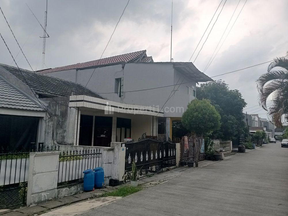 Jual Rumah 2  Lantai di Perumahan Perbatasan Tangerang Jakarta Barat