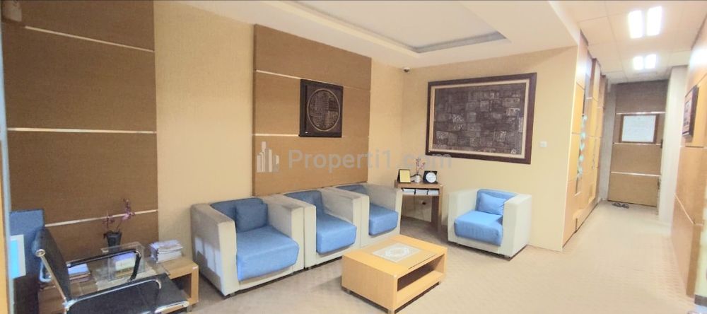 Dijual Ruang Kantor di Equity Tower Luas 221 Kondisi Semi Furnished