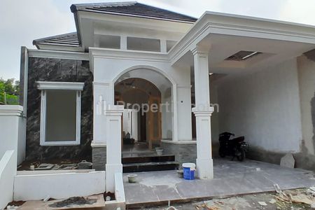 Dijual Rumah Modern Klasik Dekat Kampus UII, Sleman, Yogyakarta