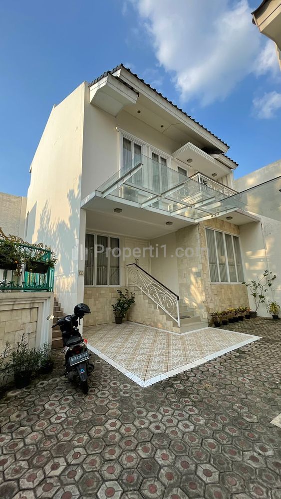 Disewakan Rumah dalam Townhouse, Fully Furnished - Cilandak Barat, Jakarta Selatan