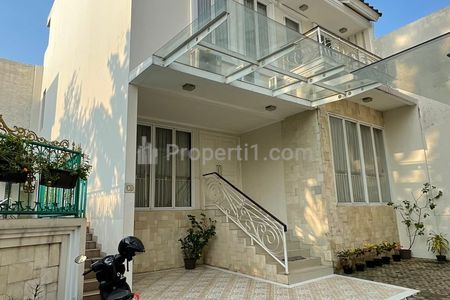 Disewakan Rumah dalam Townhouse, Fully Furnished - Cilandak Barat, Jakarta Selatan