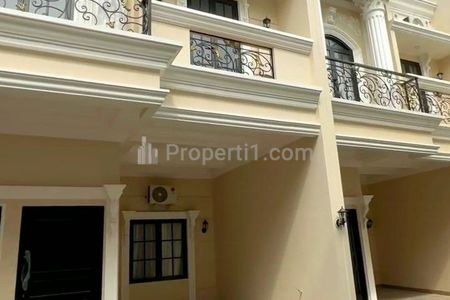 Dijual Rumah Rooftop Klasik Modern di Kebagusan Jakarta Selatan