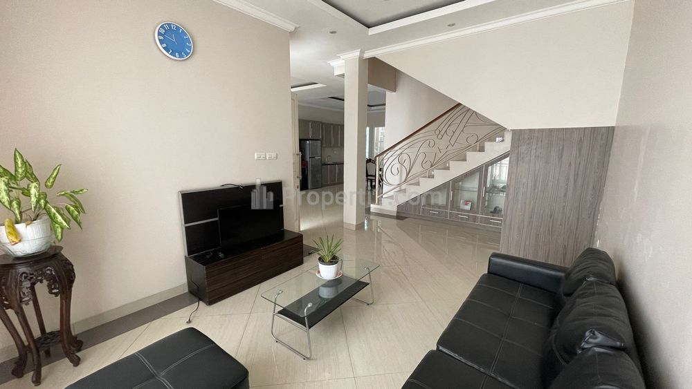 Disewakan Rumah dalam Townhouse, Fully Furnished - Cilandak Barat, Jakarta Selatan