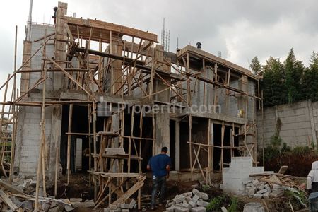 Rumah 2 Lantai SHM Siap Huni View Indah Sejuk Dijual di Dekat RSJ Cisarua Bandung