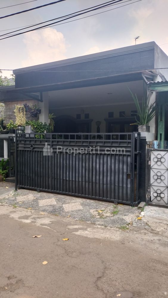 Tampak depan