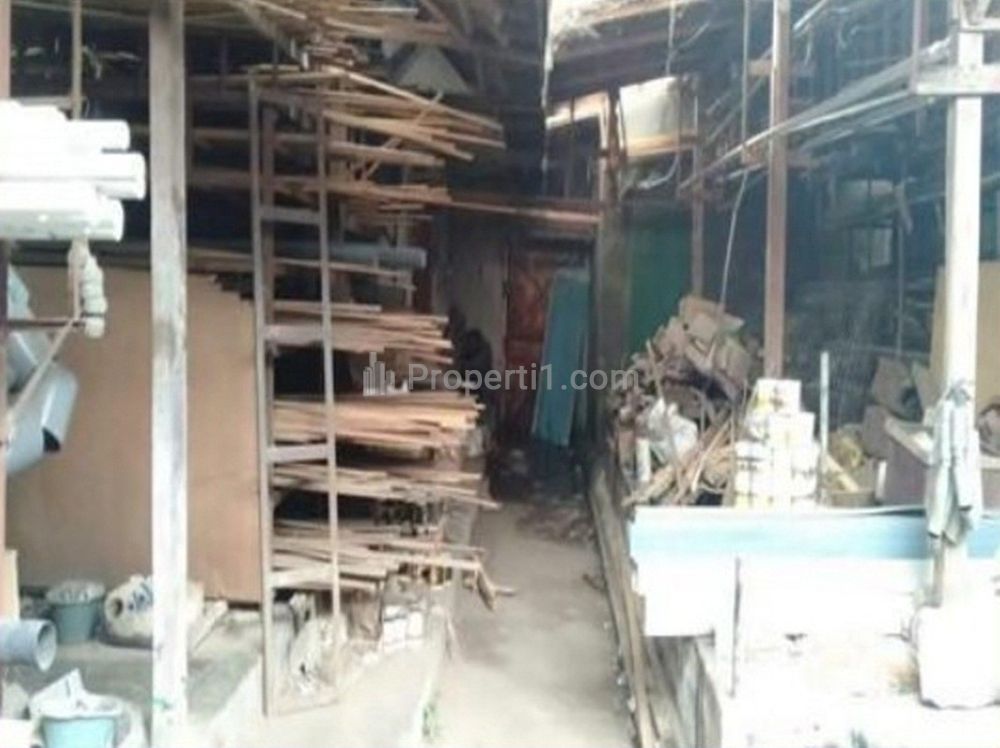 Jual Rumah Cocok untuk Usaha di Jalan Raya Tanjungsari Sumedang