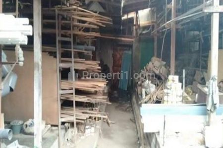 Jual Rumah Cocok untuk Usaha di Jalan Raya Tanjungsari Sumedang