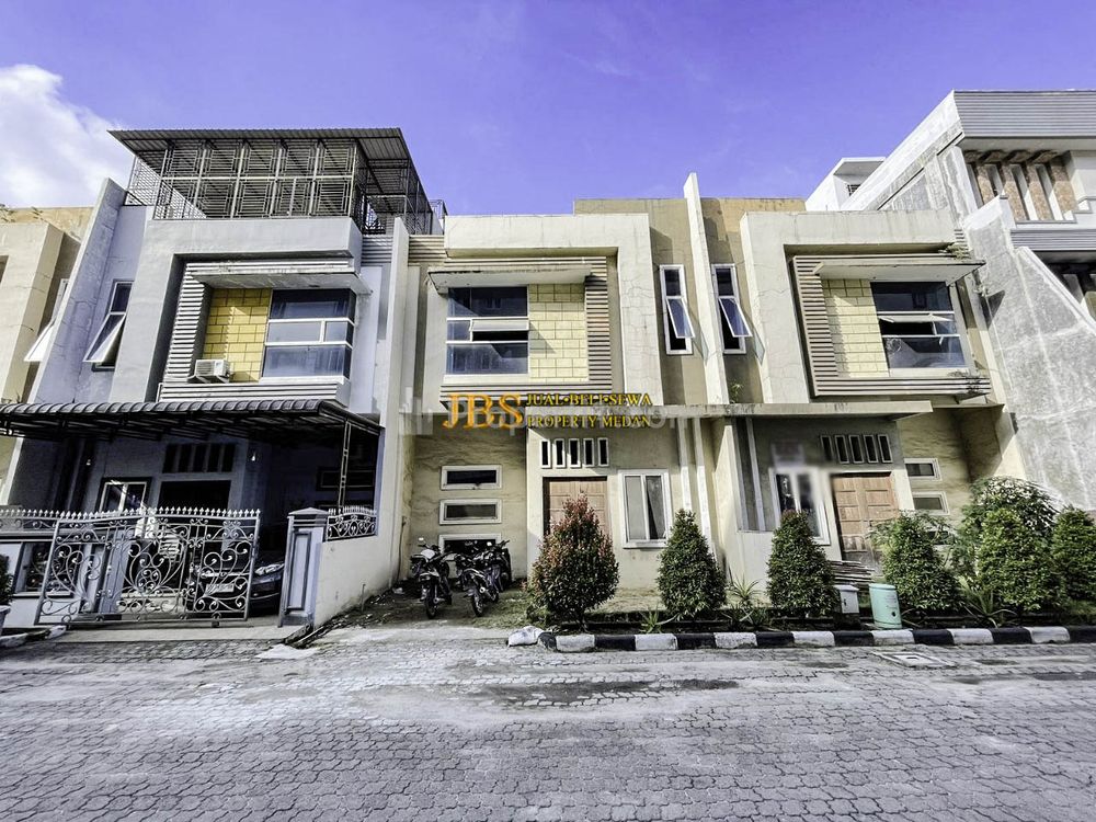 Jual Rumah 2.5 Tingkat di Komplek Grand Cemara Jalan Casablanca - Medan