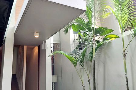 Disewakan Rumah Bagus di Area Senopati Jakarta Selatan STD329