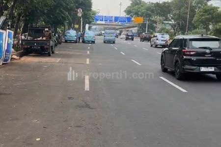 Jual BU Tanah di Lokasi Strategis Pinggir Jalan, Cawang UKI LT 726 m2