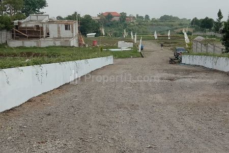 Dijual Rumah Siap Huni 2 Lantai Harga Termurah View Perkotaan dan Pegunungan di Jalur Wisata Cisarua Lembang Bandung