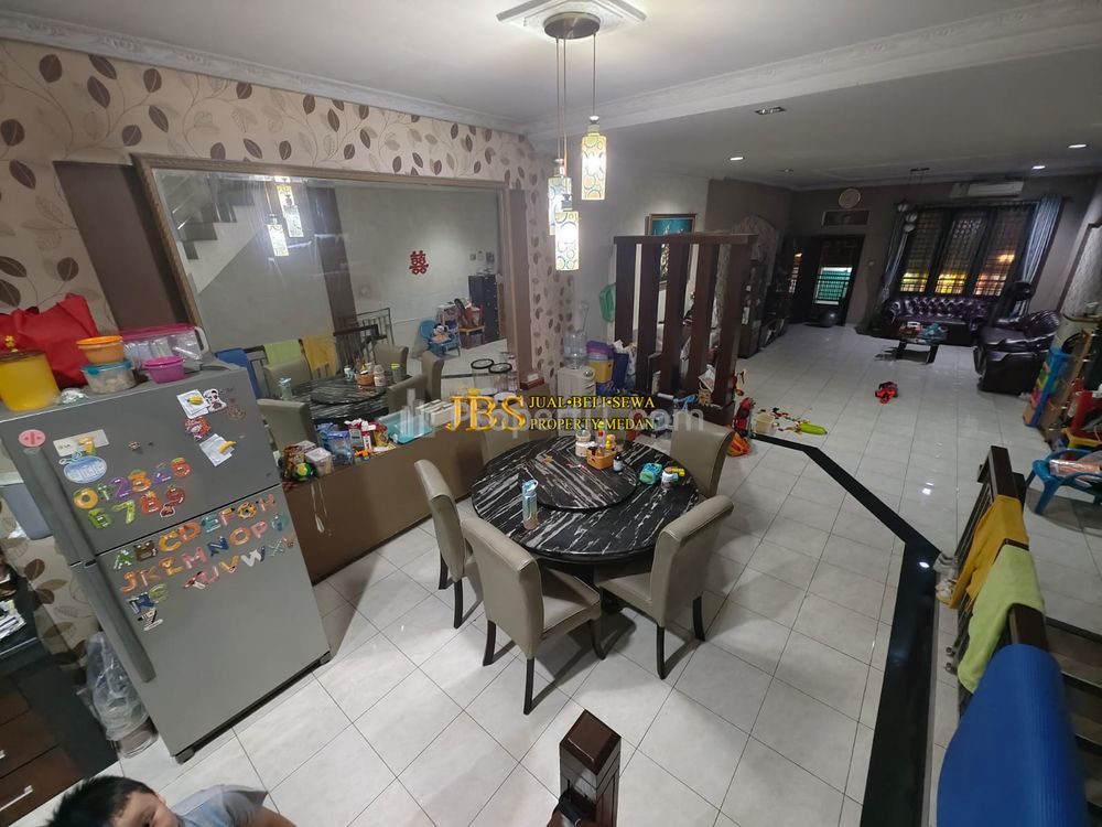 Dijual Ruko 3.5 Tingkat di Komplek Cemara Asri Jalan Boulevard Raya - Medan