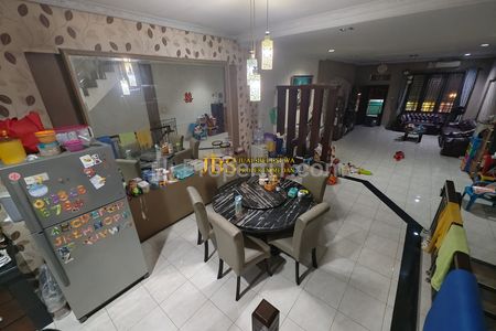 Dijual Ruko 3.5 Tingkat di Komplek Cemara Asri Jalan Boulevard Raya - Medan