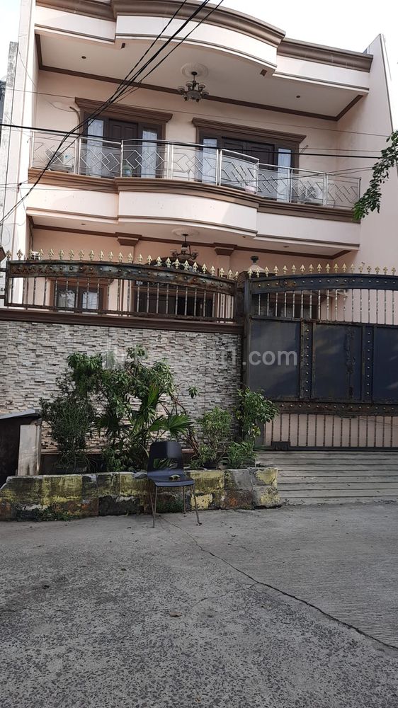 Dijual Rumah di Perumahan Sunter,  Jakarta Utara 7 + 1 Kamar Tidur dan 5 + 1 Kamar Mandi Fully Furnished