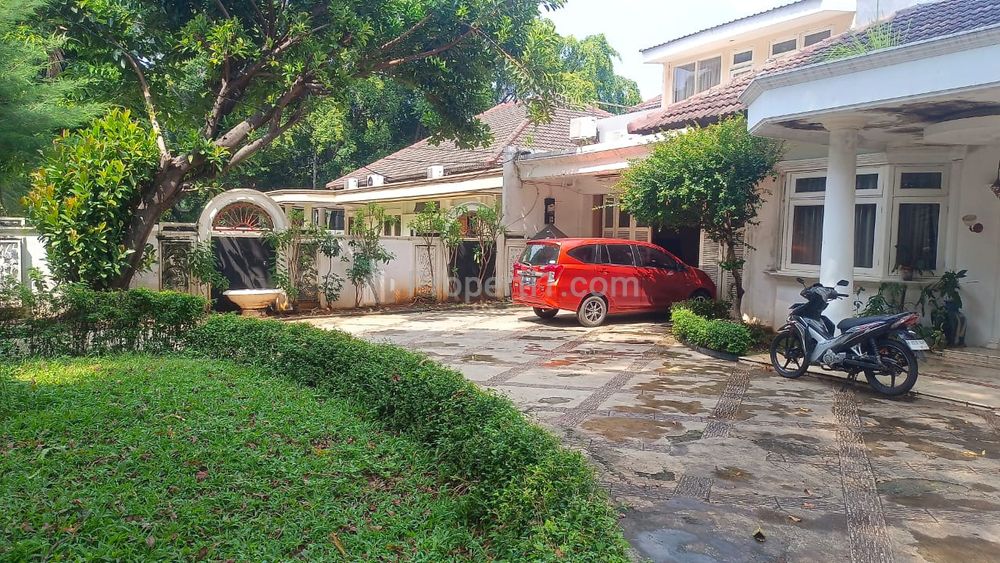 Jual Rumah Tua Lama Terawat di Teuku Umar Menteng, Dekat Sudirman, Rasuna Said, Jakarta Pusat