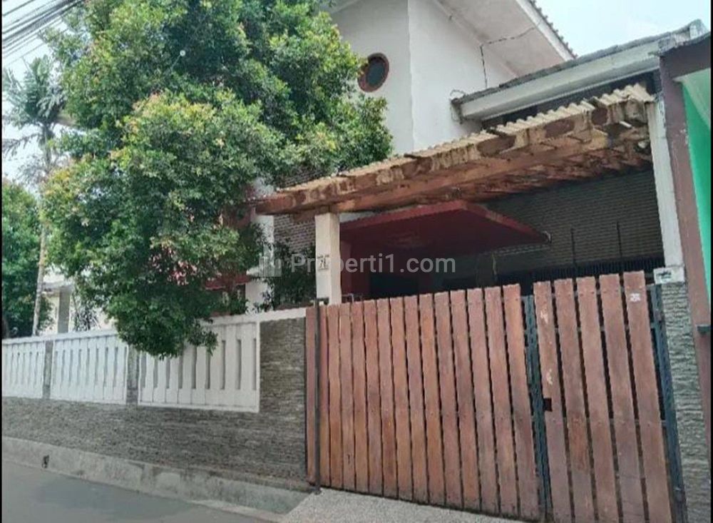 Jual Rumah Siap Huni Strategis di Cawang Jakarta Timur