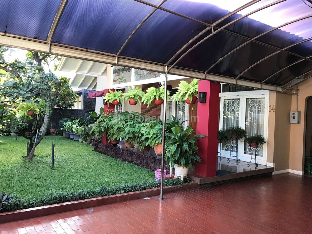Dijual Rumah Mewah di Sarijadi Bandung