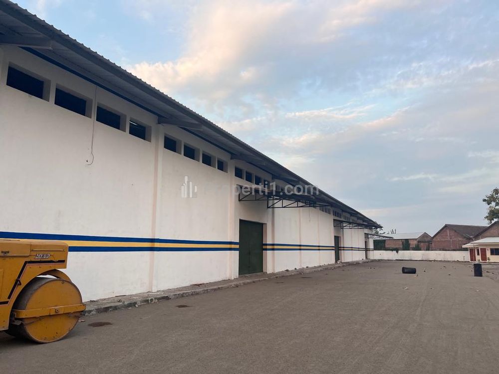 Disewakan 6000 m2 Gudang Raya Magetan - Jalan Raya Maospati Kab. Magetan JATIM - Plus 2 Ruang Kantor Siap Pakai Dekat Ngawi - Madiun