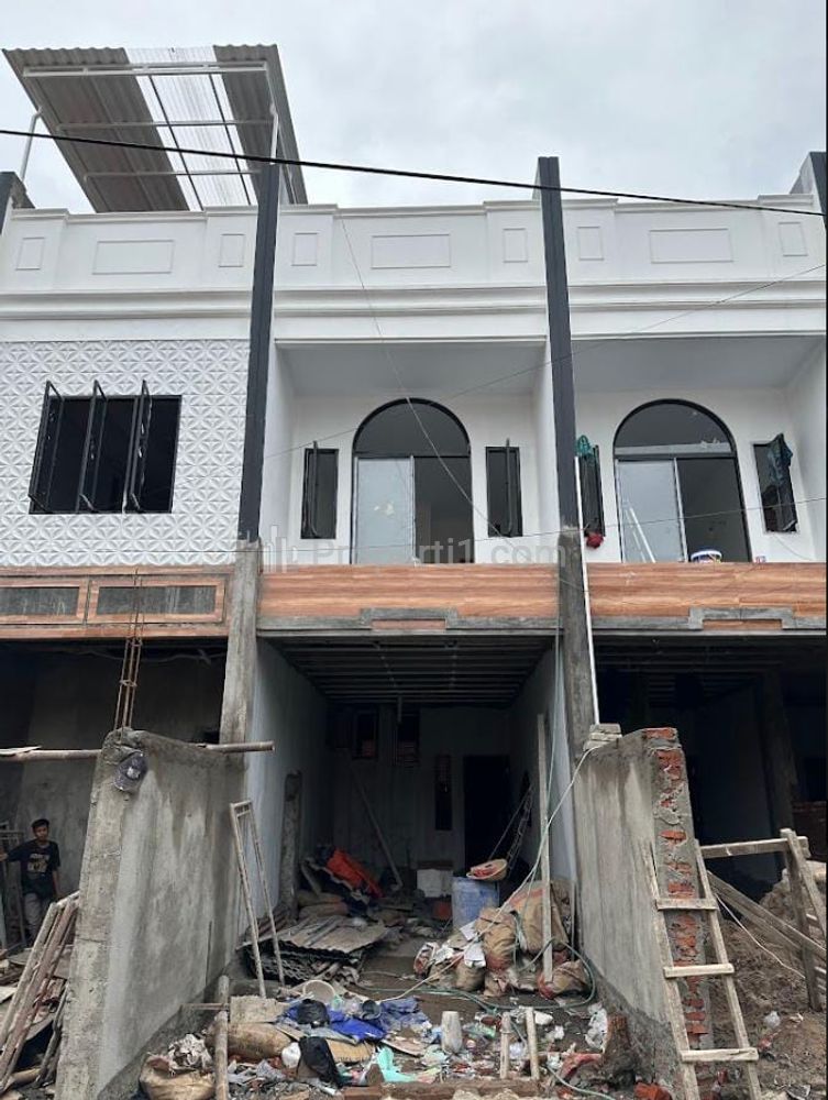 Dijual Rumah Baru 3 Lantai, Kondisi Hampir Jadi (Ready Agustus 2024),  Lokasi Strategis di Tanjung Duren Jakarta Barat