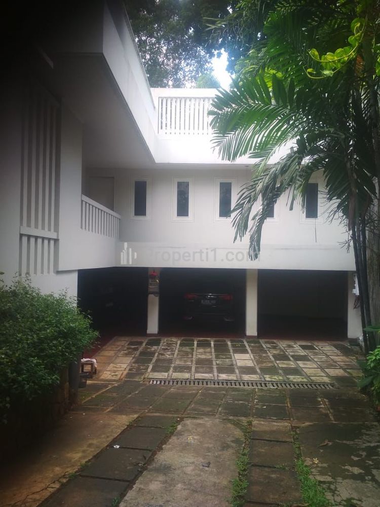 Sewa Rumah Mewah di Jalan Lembang Menteng, Dekat Diponegoro, Dekat Sudirman, Jakarta Pusat