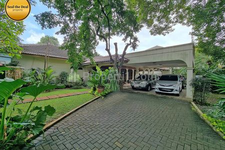 Dijual Cepat Rumah Luas di Area Kemang Jakarta Selatan - Luas Tanah 2002 m2 STD399