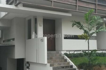 Rumah Disewakan Townhouse di Kemang, Jakarta Selatan