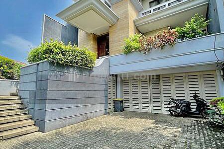 Dijual Rumah Semi Furnished di Area Kebayoran Baru Jakarta Selatan STD440