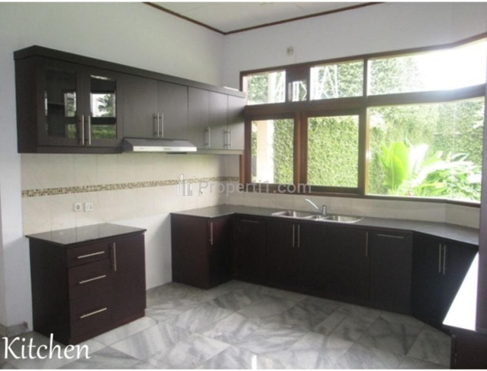 Jual Rumah Siap Huni di Jalan Damai Raya, Cipete Utara, Dekat TB Simatupang Kemang Antasari, Kec Kebayoran Baru, Jakarta Selatan