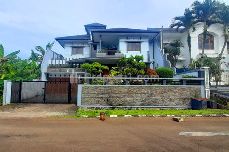 Dijual Rumah Mewah Dua Lantai Lengkap dengan Outdoor Gazebo di Dago Asri Bandung