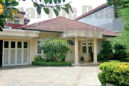 Dijual Rumah 2 Lantai di Menteng Jakarta Pusat Lokasi Strategis STDD0012