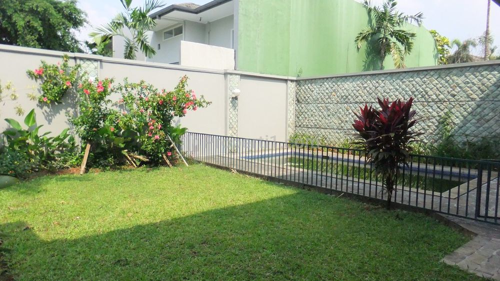 Disewakan Rumah dengan Garden & Pool - Lembong House, Cipete, Jakarta Selatan