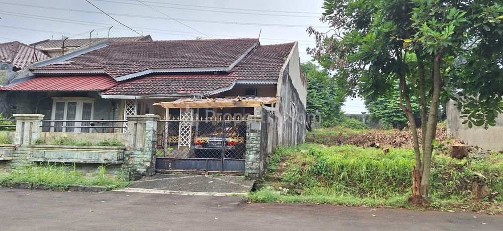 Rumah Hitung Tanah Dijual Dalam Komplek di Cinere Jakarta Selatan - Luas Tanah 1.296 m2