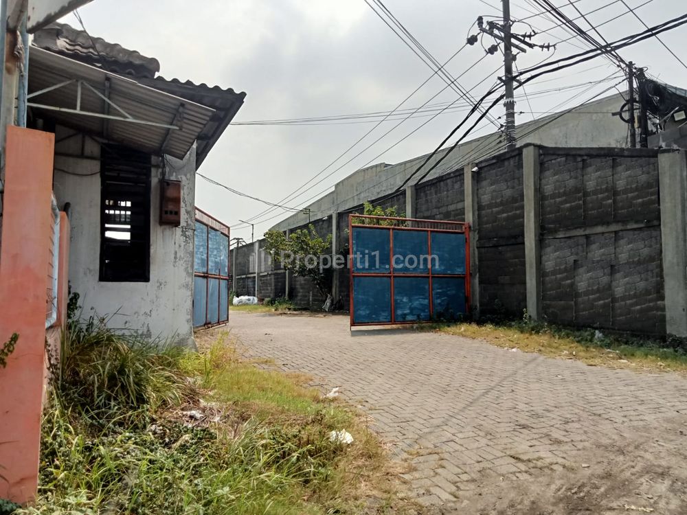Dijual Ex Gudang Bus Masih Beroperasional Siap Pakai Lokasi Raya Taman Sidoarjo
