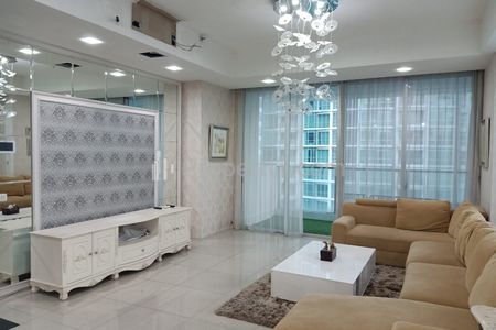 Disewakan Apartemen 3+1 BR Private Lift di Kemang Village Tower Tiffany, Jakarta Selatan