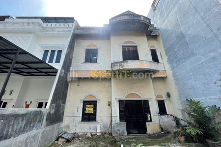 Dijual Cepat! Rumah 2,5 Tingkat di Komplek Cemara Asri Jalan Longan - Medan