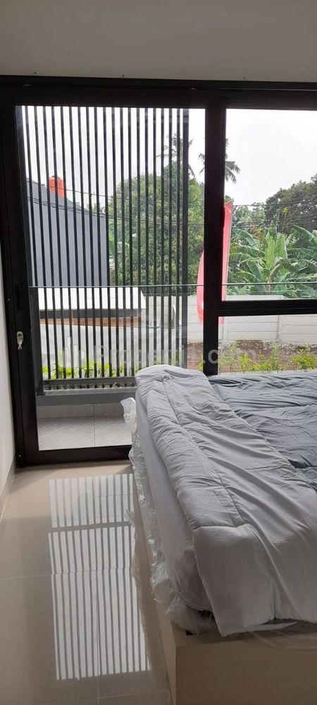 Dijual Rumah 2 Lantai 2 Kamar Cordova Premiere Cibubur