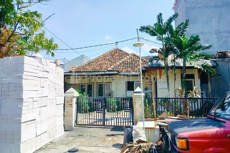 Rumah Dijual Classic Strategis di Jalan Rokan, Darmo, Wonokromo, Surabaya Selatan