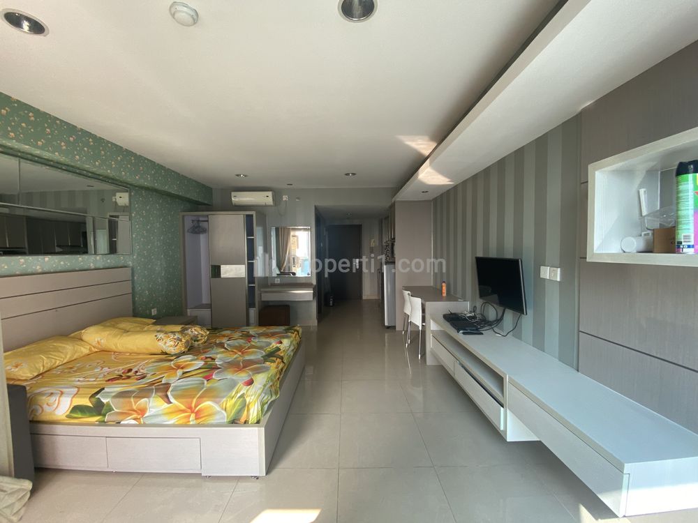Jual Murah Studio Besar di Apartemen Hive Cawang Lokasi Strategis di Titik Pusat Transportasi, Kondisi Full Furnished