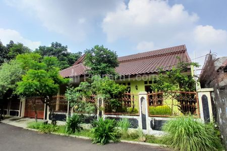 Dijual Rumah Asri dalam Komplek di Depok