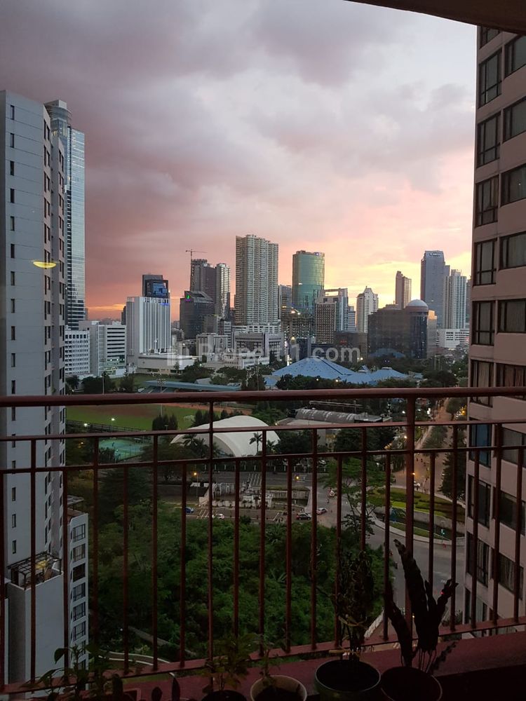 Dijual Cepat Unit 2 Bedroom di Apartemen Taman Rasuna Kondisi Furnished