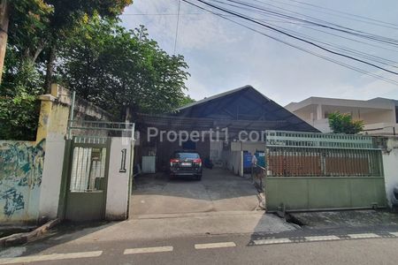 Dijual Rumah di Kebayoran Lama, Jakarta Selatan - 3 KT 3 KM
