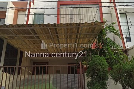 Dijual  Rumah 3 Lantai di Green Ville Jakarta Barat