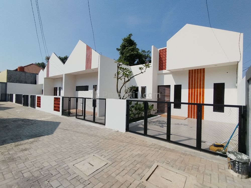 Dijual Rumah Minimalis Siap Huni Lokasi Strategis di Cimuning, Mustika Jaya, Bekasi