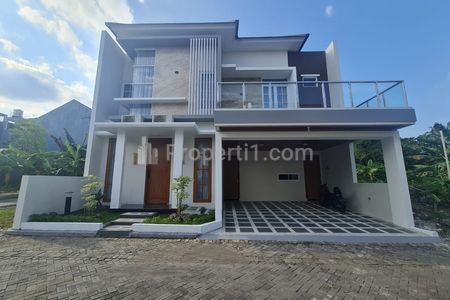 Dijual Rumah Mewah Full Furnish Kolam Renang Dalam Perumahan Elite di Jl. Kaliurang Km 9 Yogyakarta